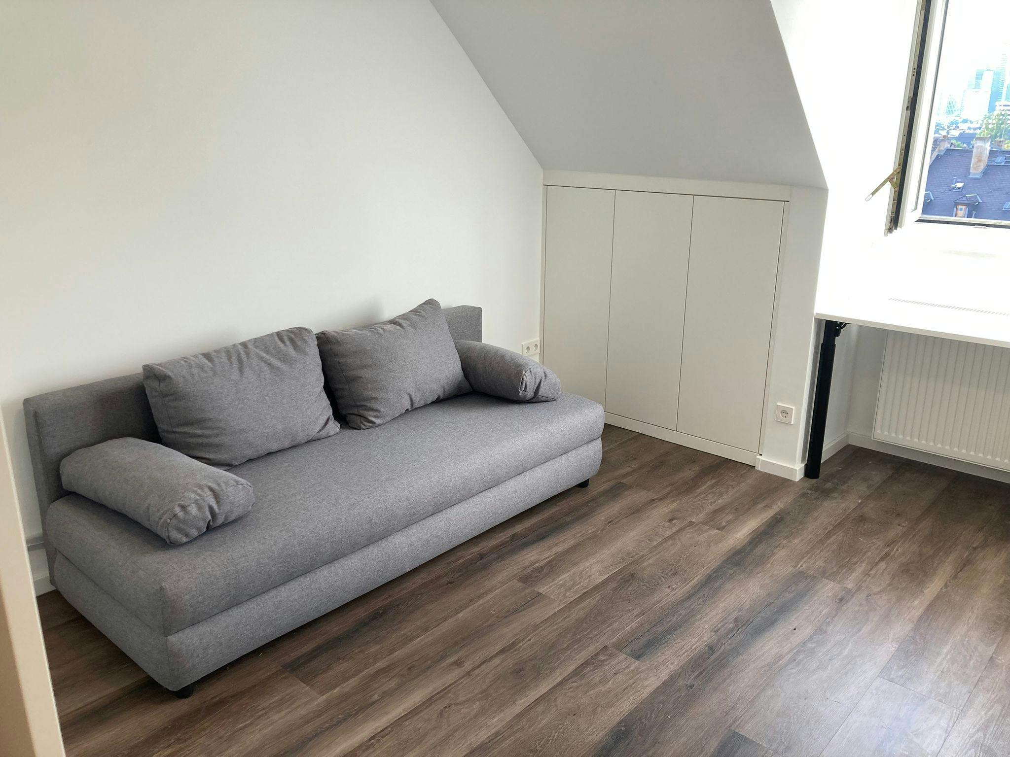 Mieszkanie do wynajęcia za 890 € miesięcznie w mieście Frankfurt am Main, Quirinsstraße