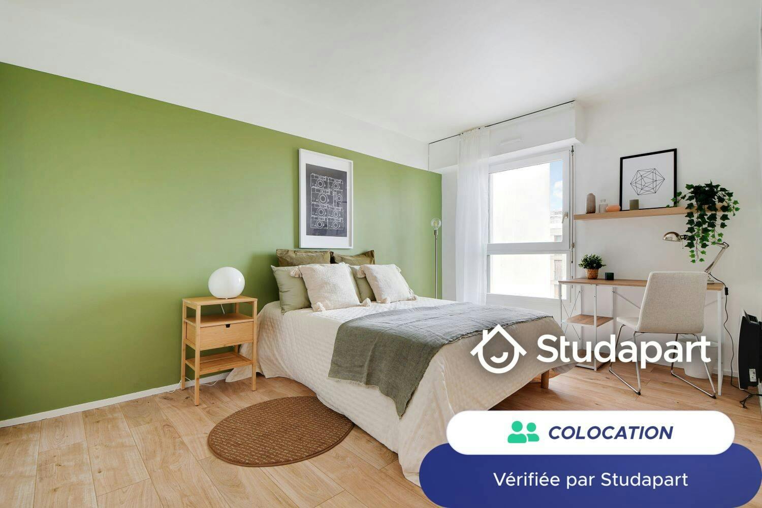 Private room for rent for €770 per month in Saint-Cloud, Place du Moustier