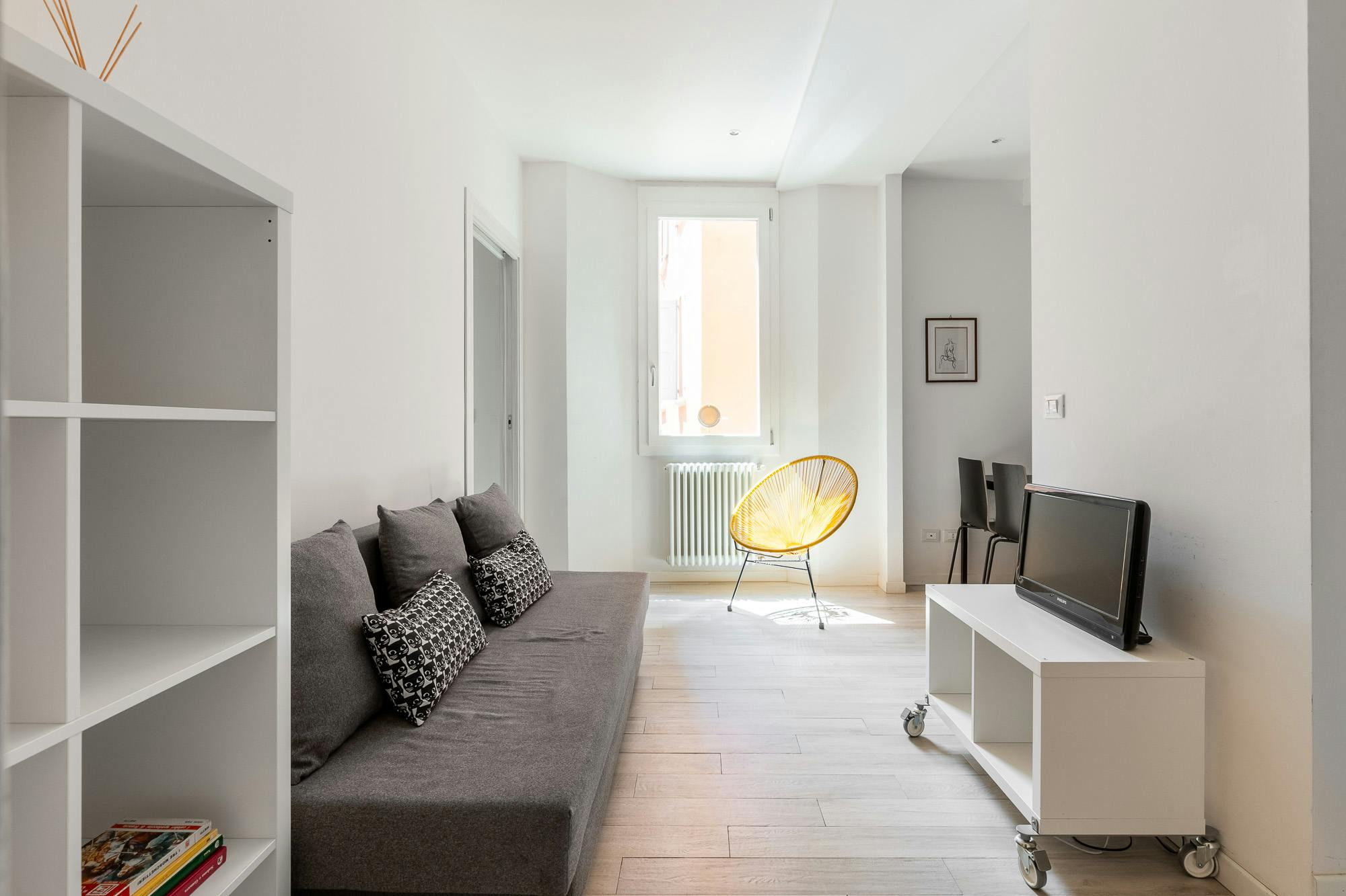 Apartment for rent for €1,820 per month in Bologna, Via Canonica