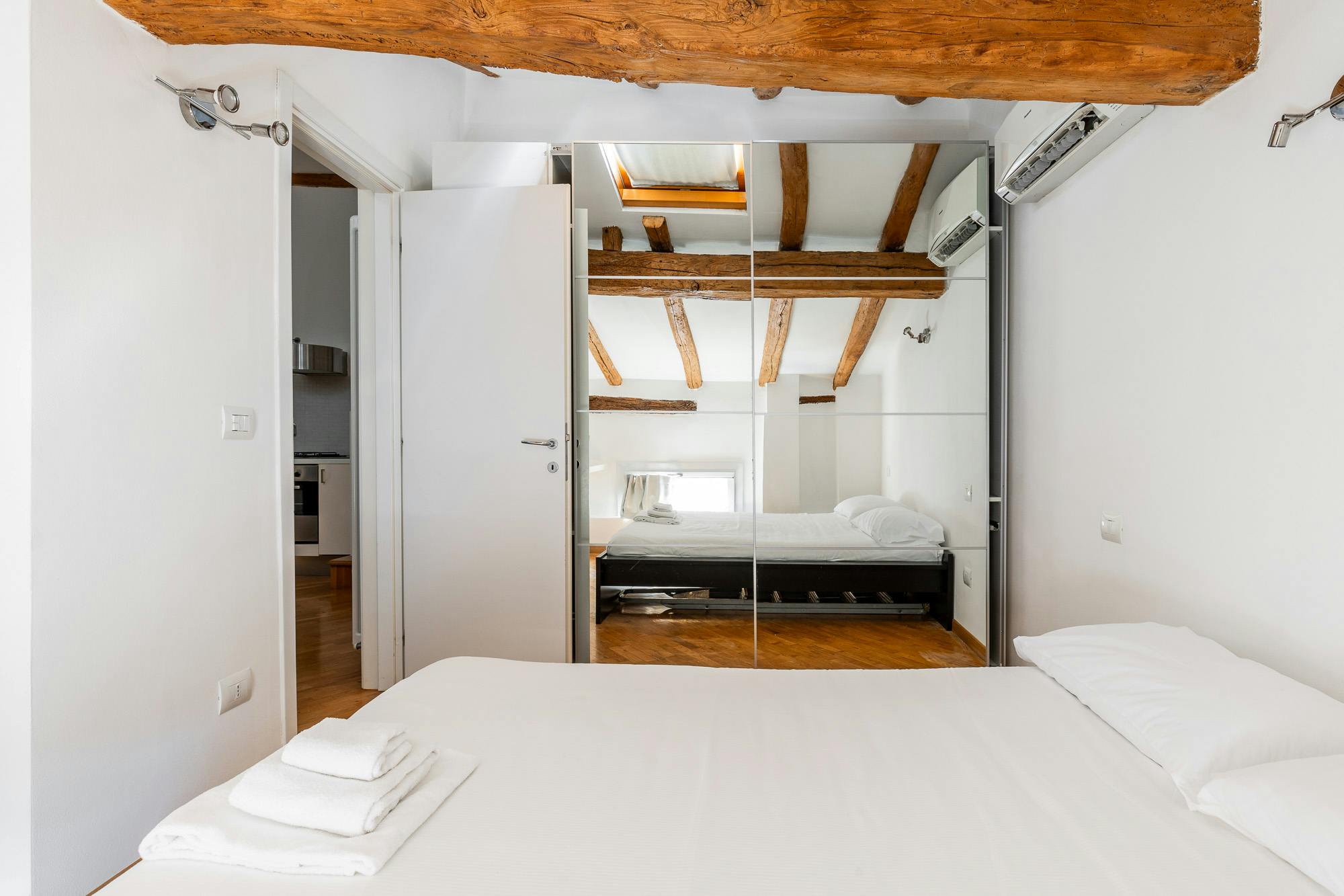 Apartment for rent for €1,820 per month in Bologna, Via Guerrazzi