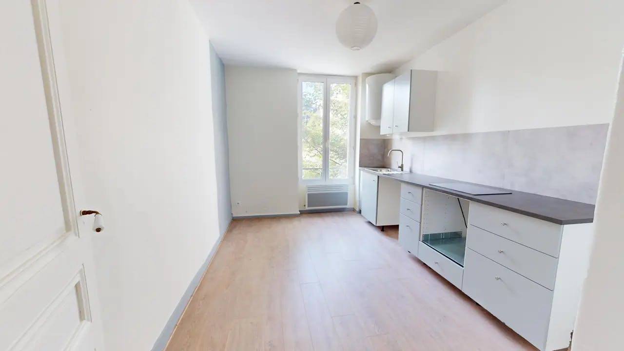 Mieszkanie do wynajęcia za 430 € miesięcznie w mieście Saint-Étienne, Rue de Terrenoire