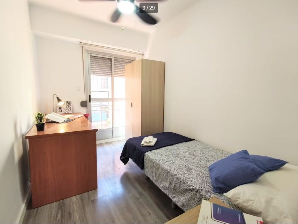 Private room in Carrer Mendizábal, Burjassot (1545121) room image 1