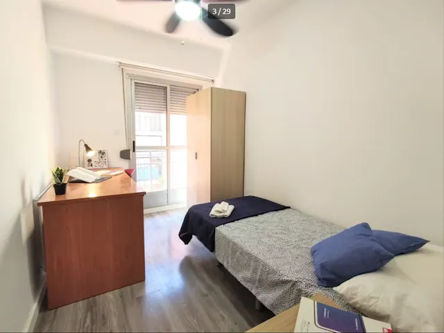 Private room in Carrer Mendizábal, Burjassot (1545121) room image 1