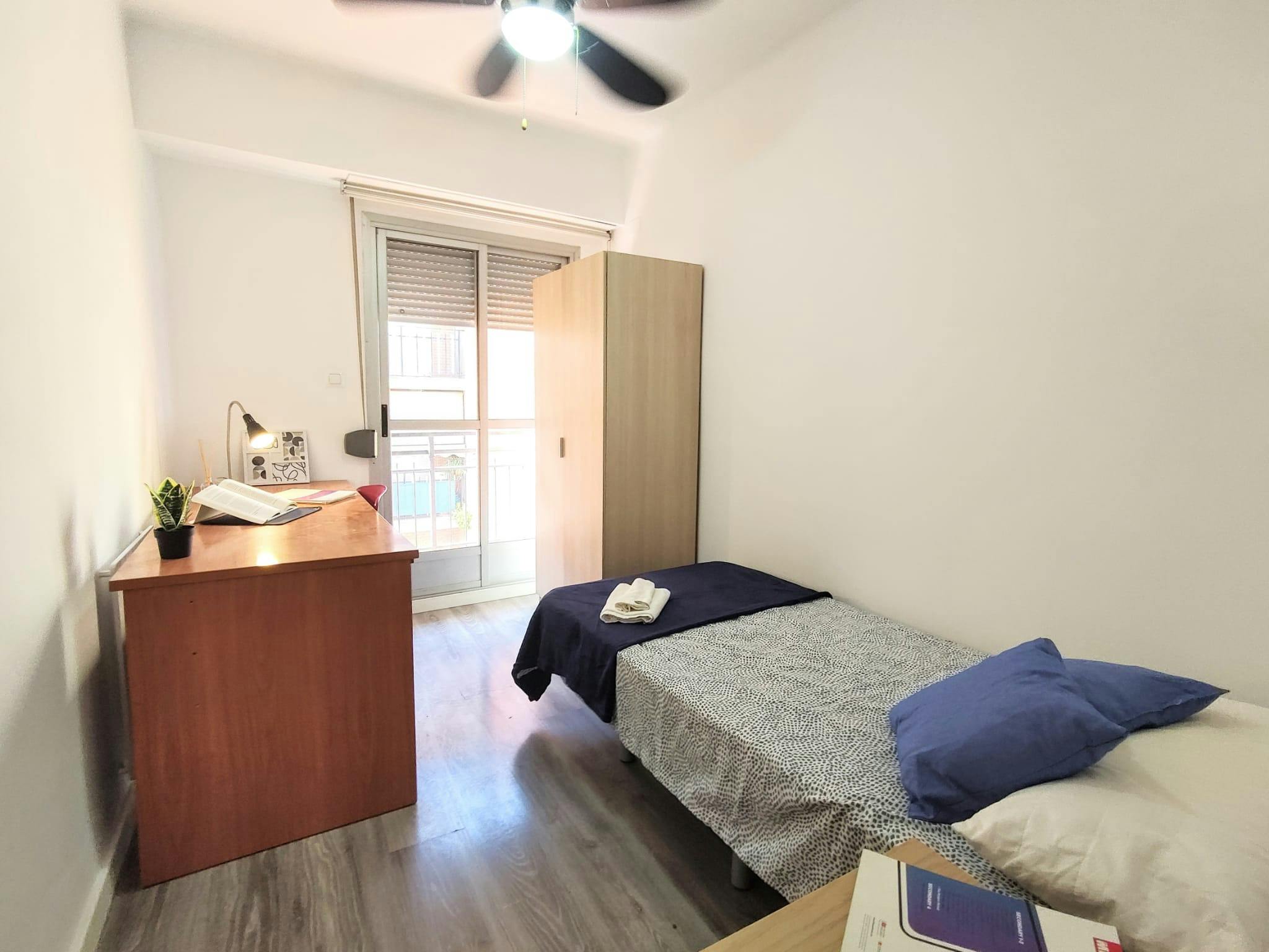 Stanza privata in affitto a 440 € al mese a Burjassot, Carrer Mendizábal