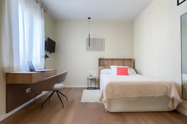 Private room in Calle Donoso Cortés, Madrid (1545185) room image 1