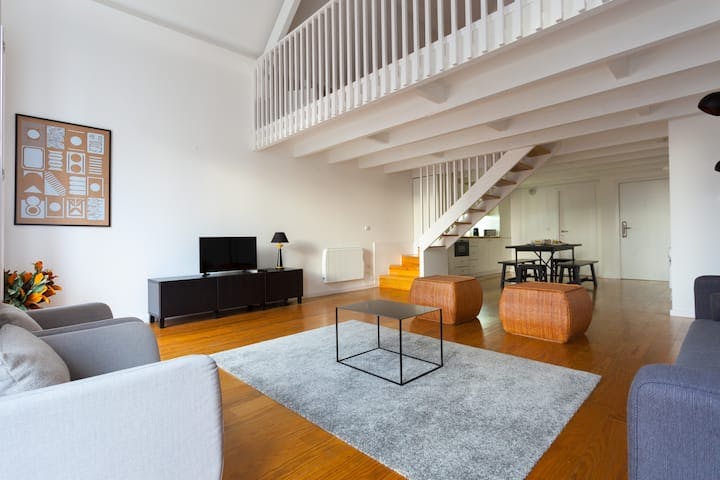 Appartement te huur voor € 950 per maand in Porto, Rua de Santa Catarina