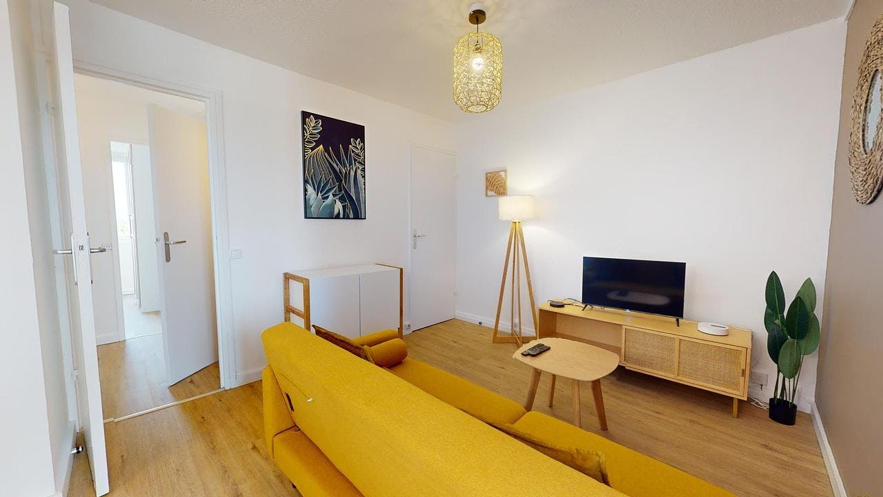 Apartment Bron, 69m² — photo 10