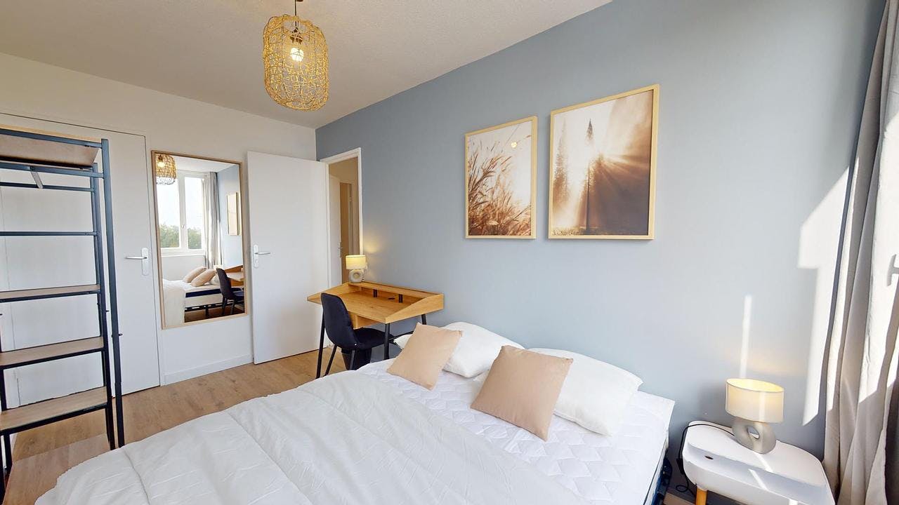 Apartment Bron, 69m² — photo 1