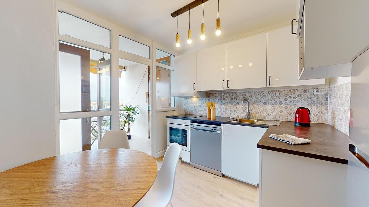 Apartment Bron, 69m² — photo 9
