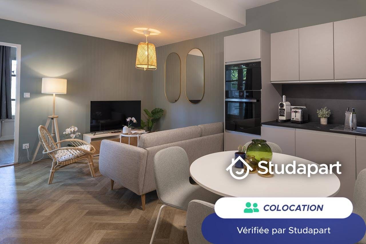 Private room for rent on Rue Bonnand, Lyon