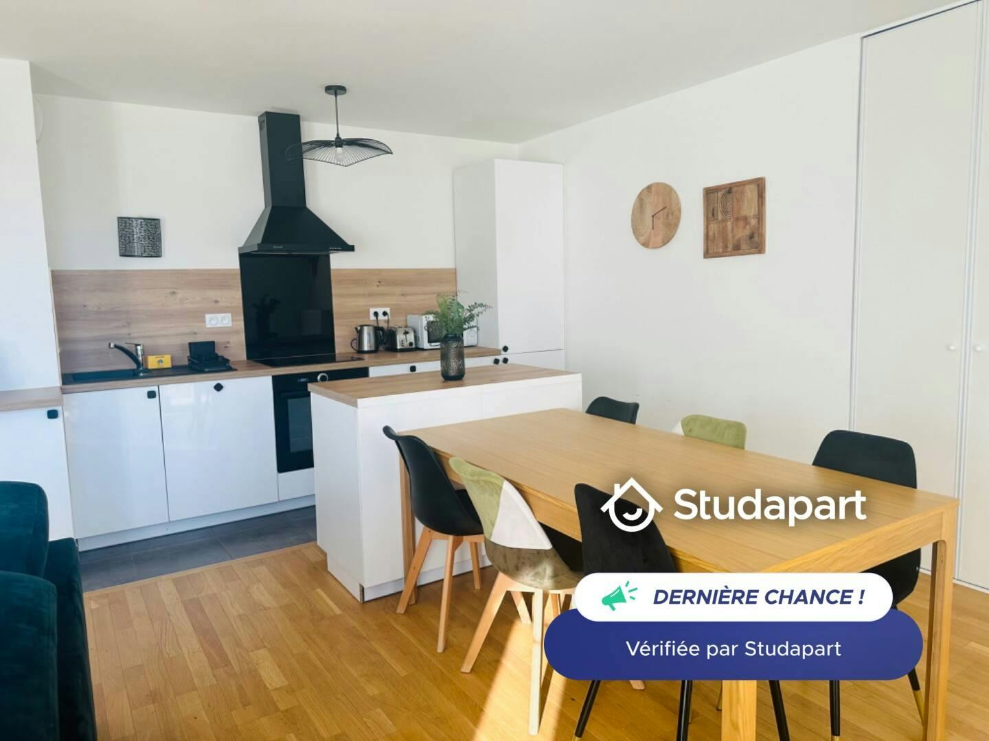 Appartement à louer pour 3 000 €/mois à Serris, Rue de Navarre