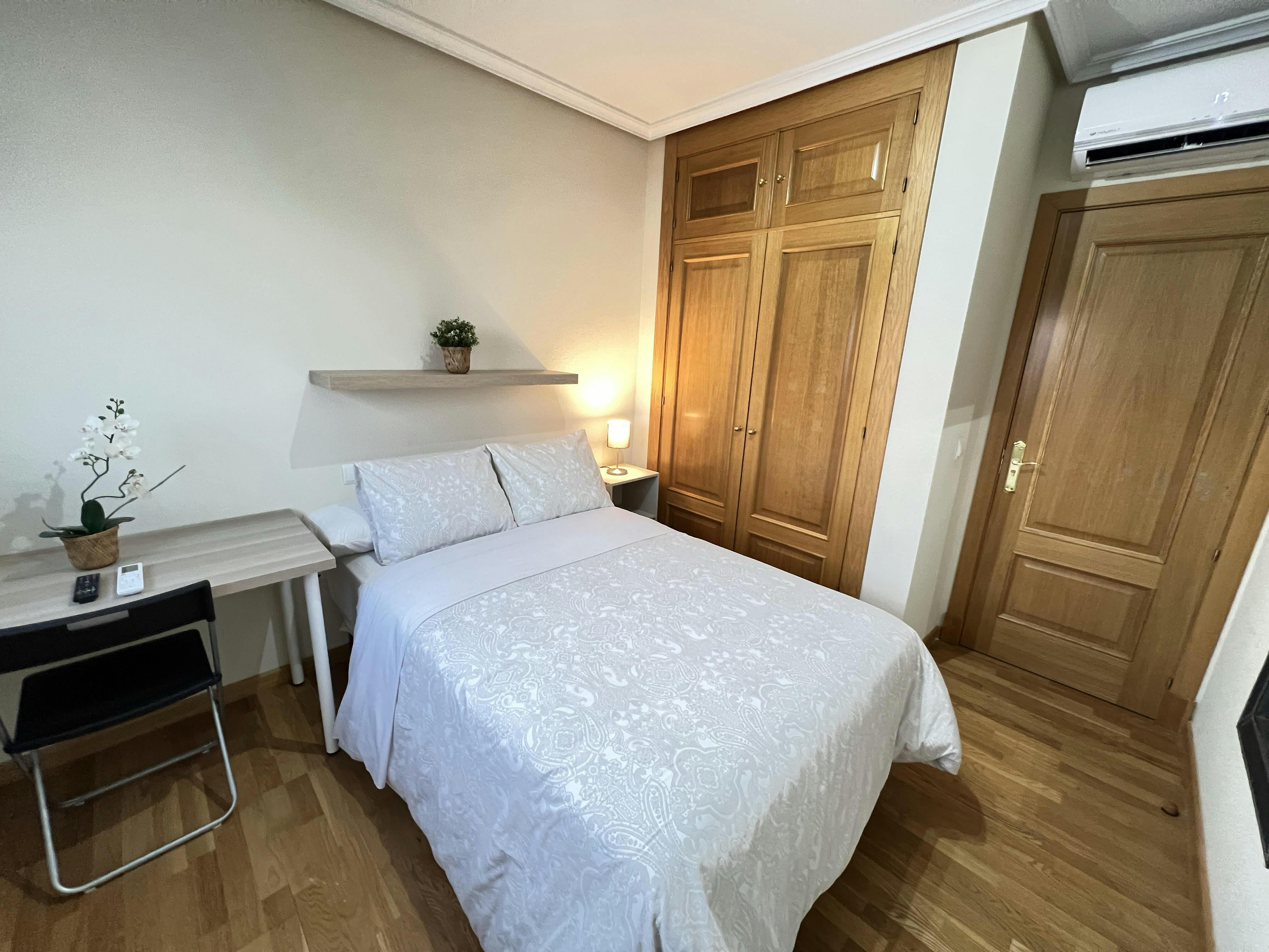 Private room for rent for €425 per month in Seseña, Calle Ignacio Zuloaga