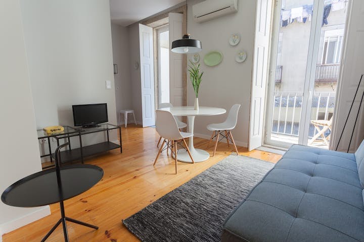Apartment for rent for €950 per month in Porto, Rua de Santo Ildefonso