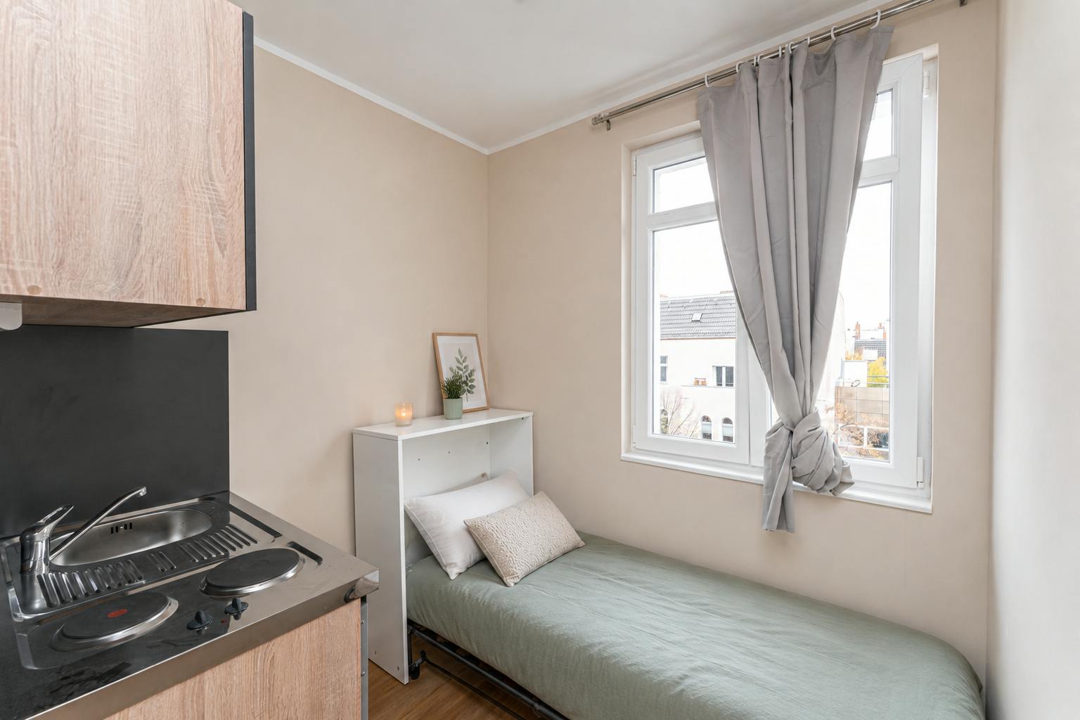 Kawalerka do wynajęcia za 790 € miesięcznie w mieście Berlin, Leibnizstraße