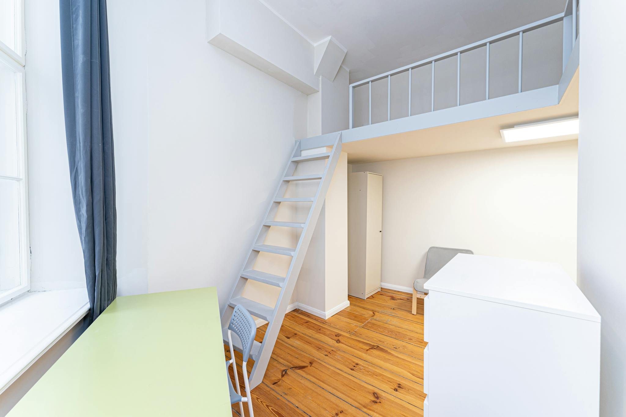 Leibnizstraße, Berlin preview