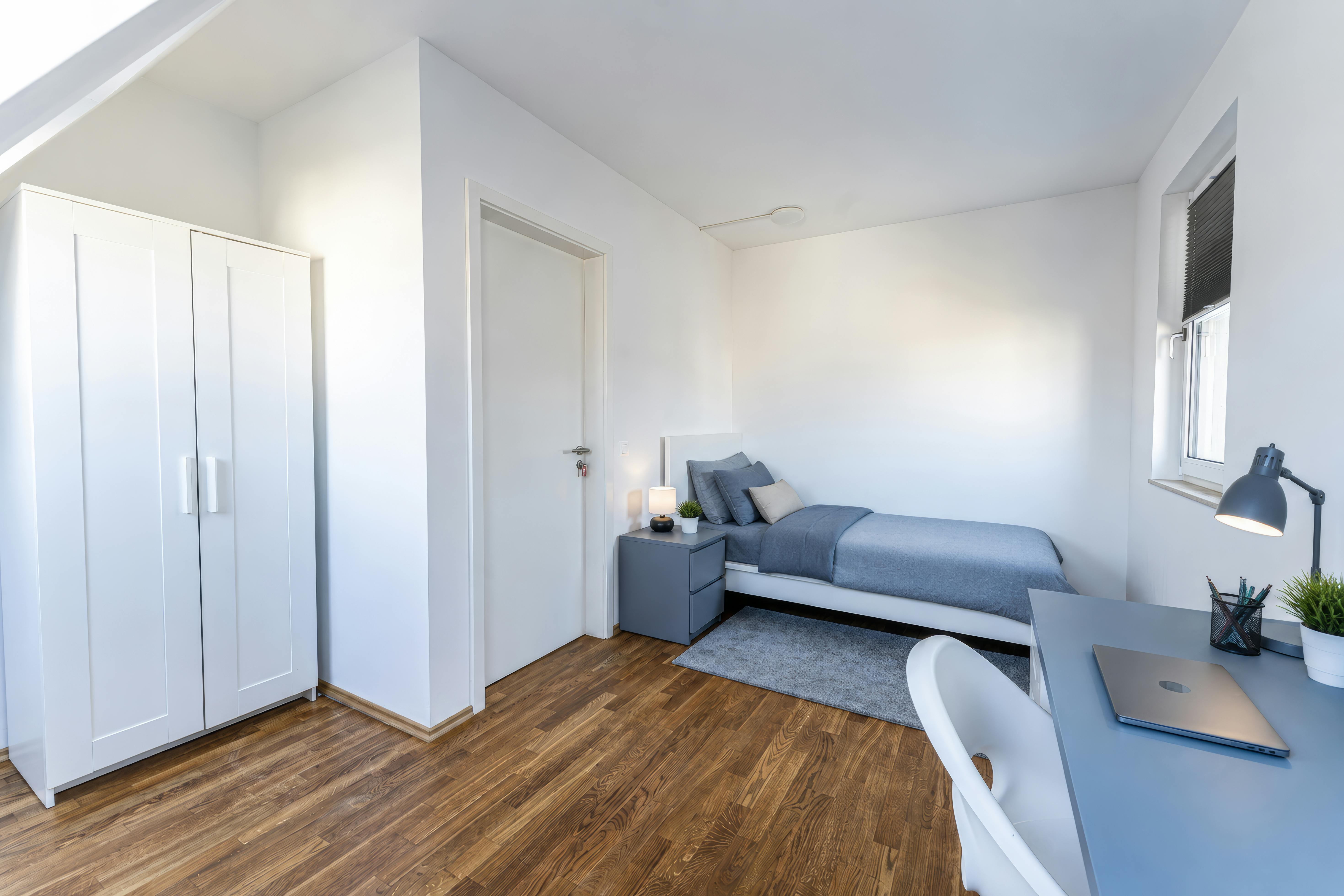 Schnellerstraße, Berlin preview