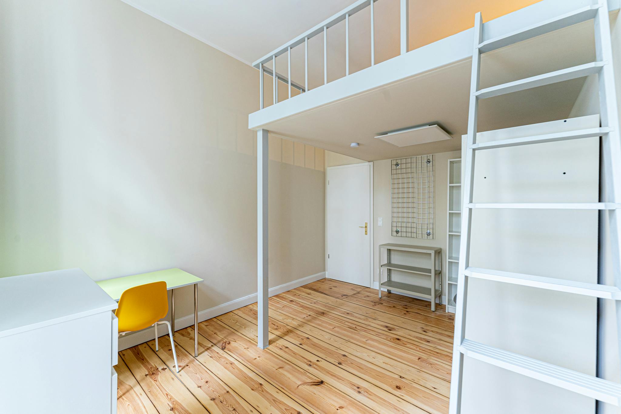 Leibnizstraße, Berlin preview