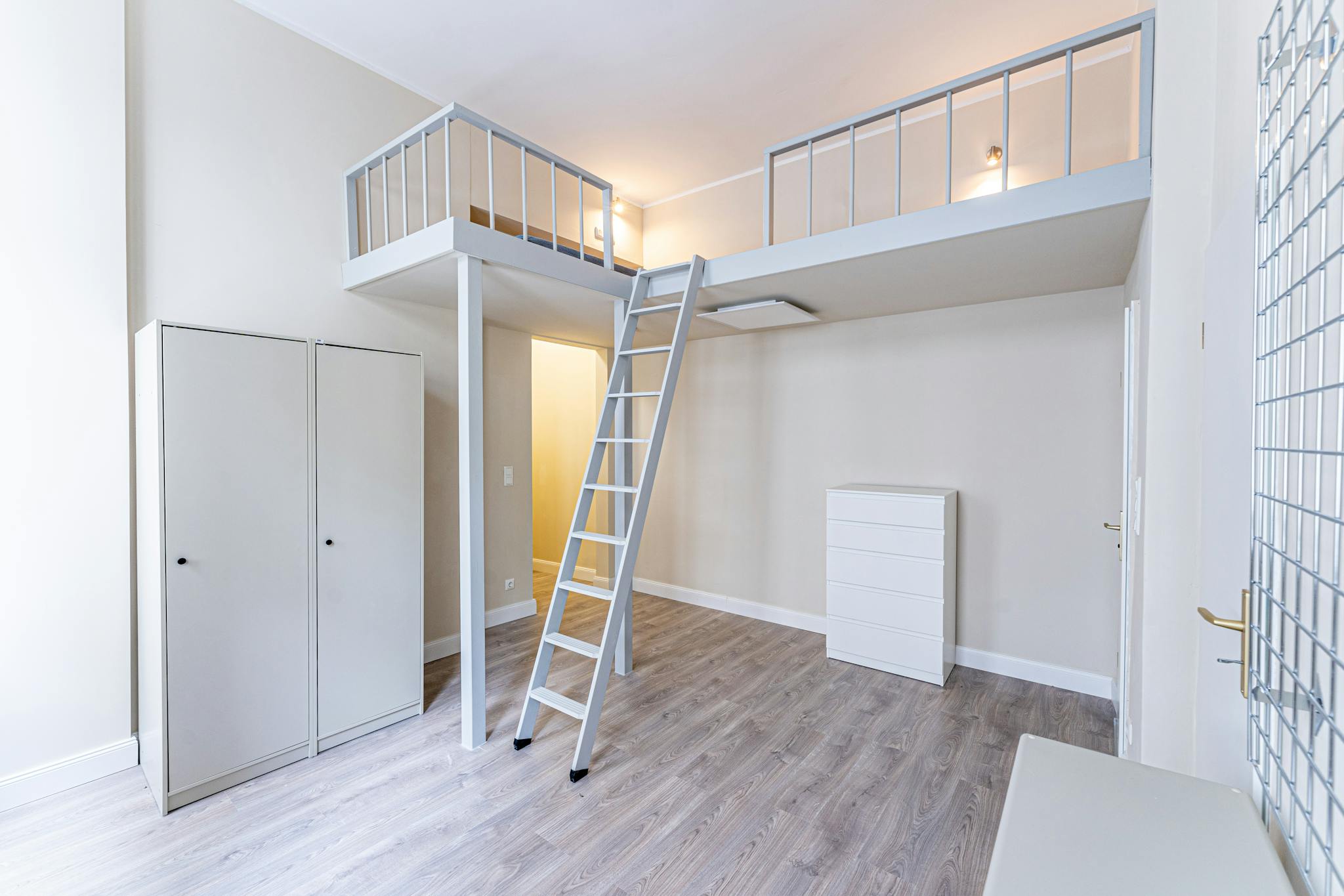 Leibnizstraße, Berlin preview