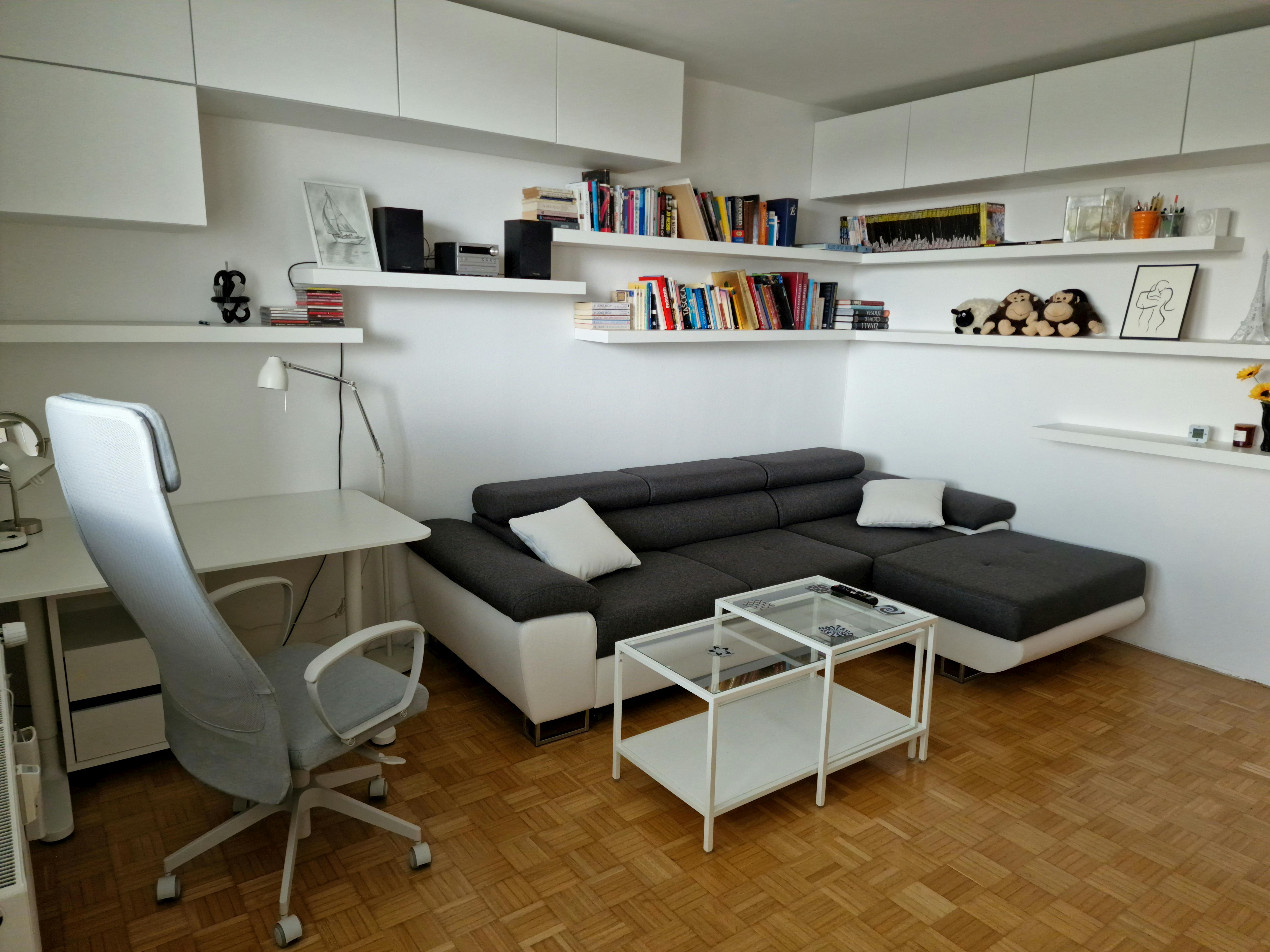 Apartment for rent for €1,100 per month in Ljubljana, Trg komandanta Staneta
