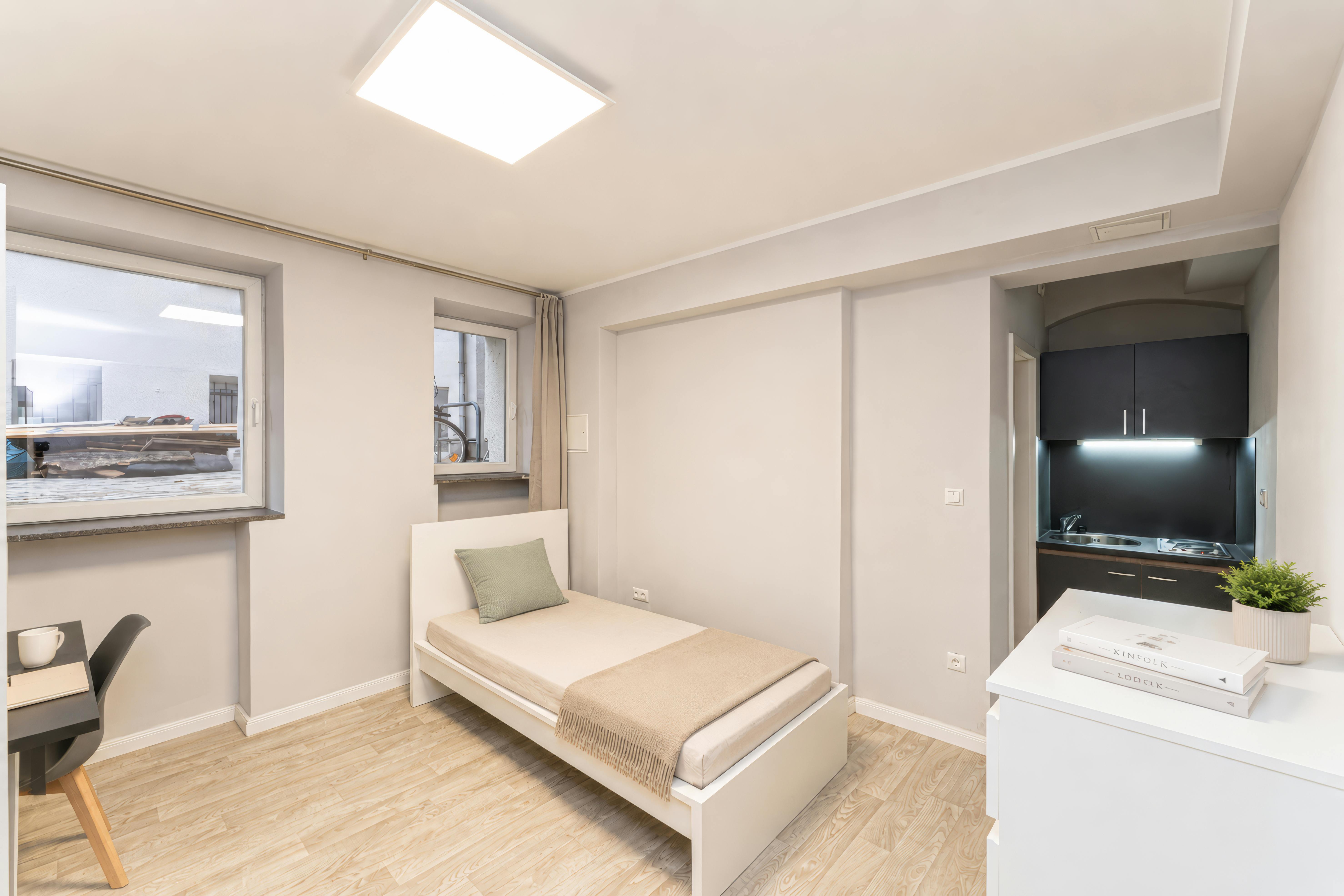 Studio zu mieten für 800 € pro Monat in Berlin, Leibnizstraße