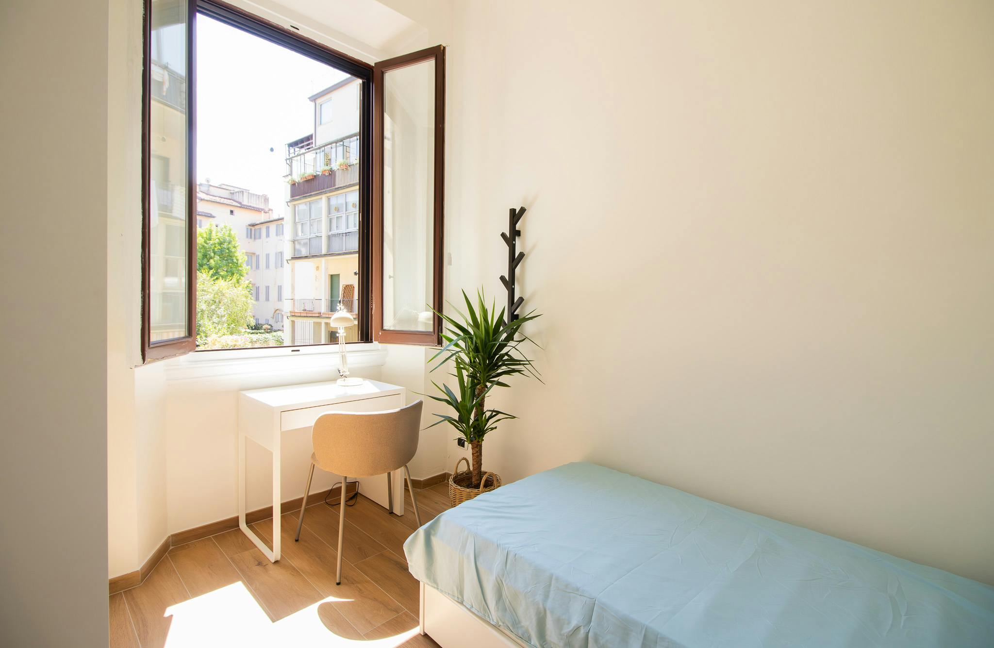 Via Magenta, Florence preview