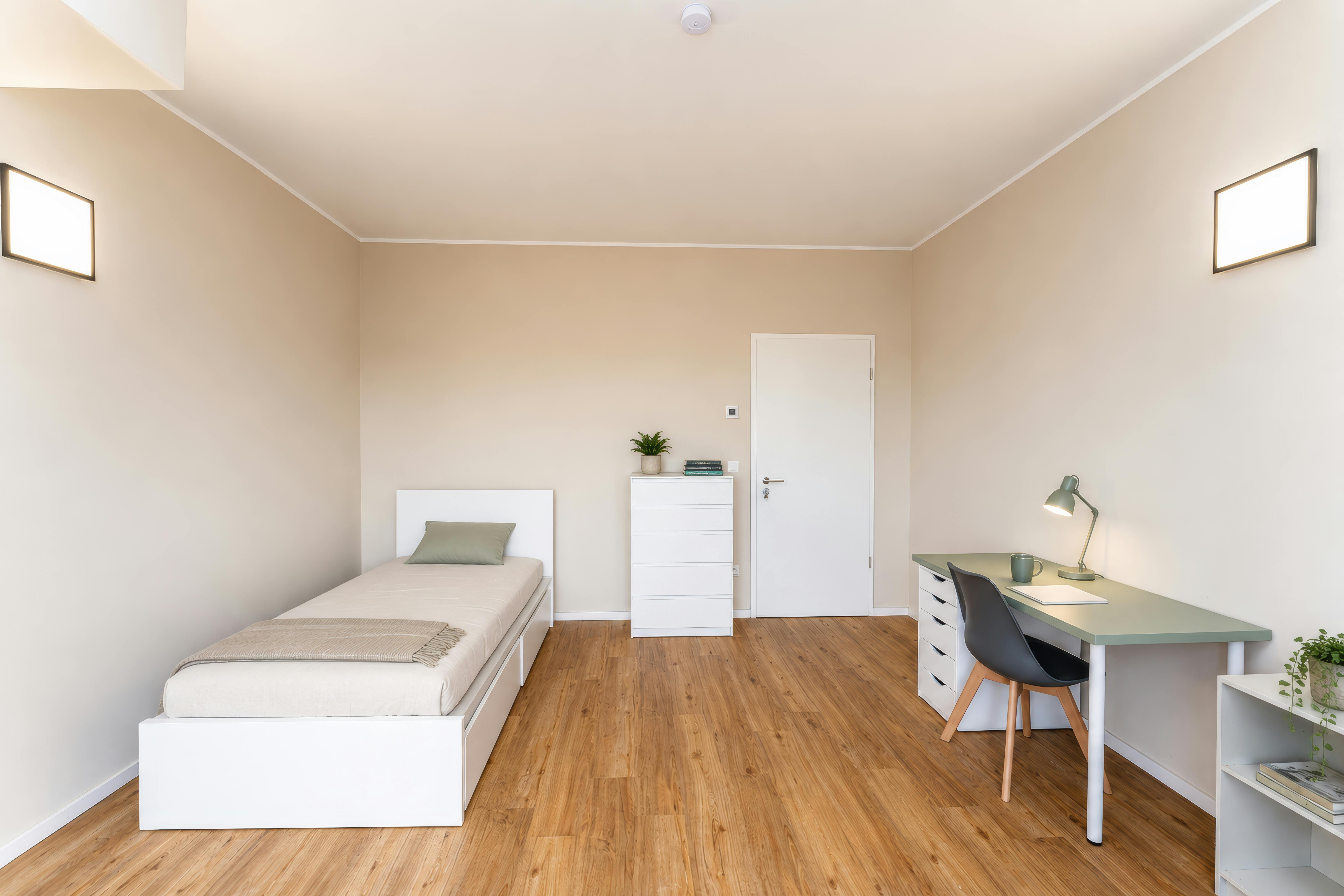 Private room in Leibnizstraße, Berlin (1546086) room image 2