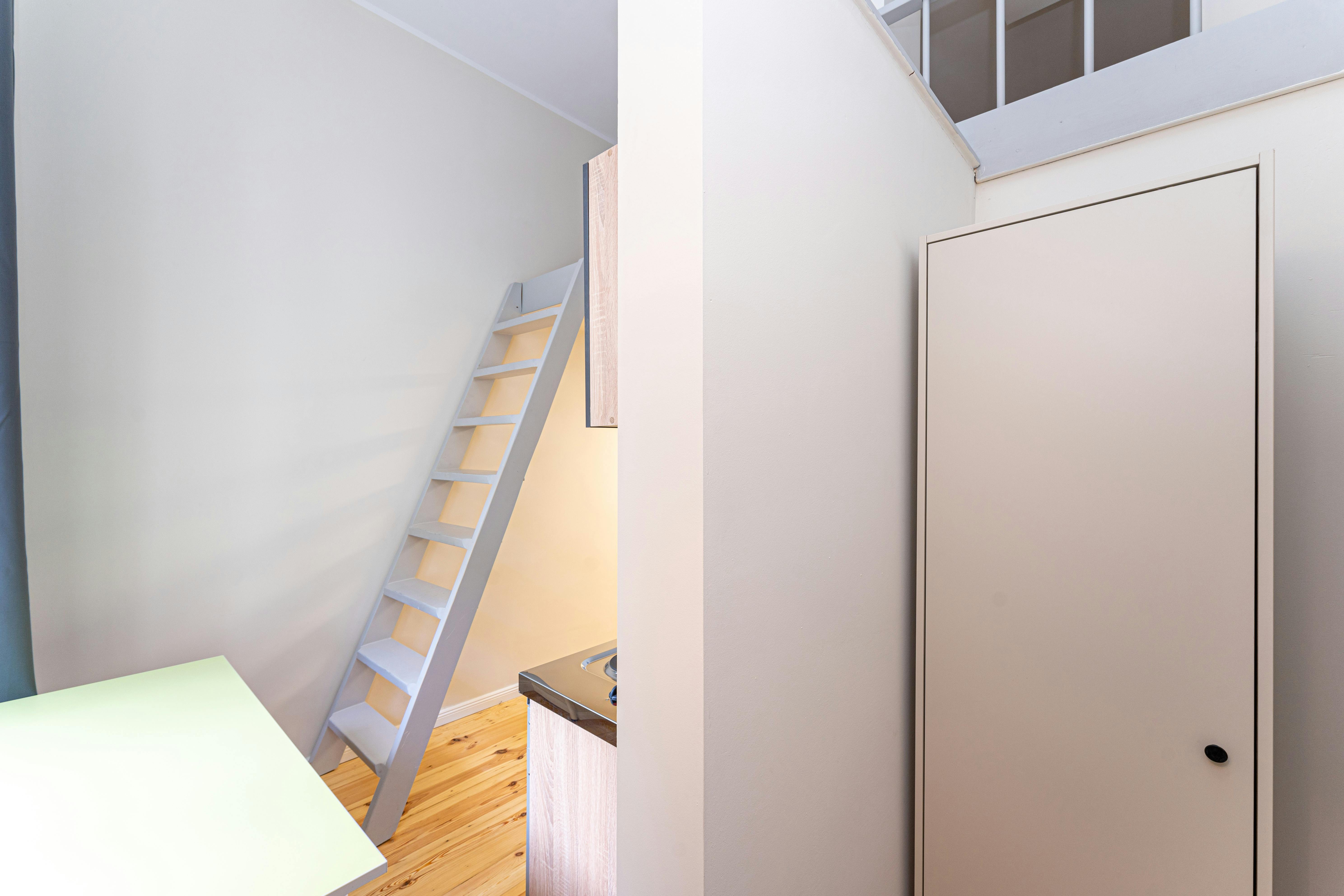 Studio for rent for €999 per month in Berlin, Leibnizstraße