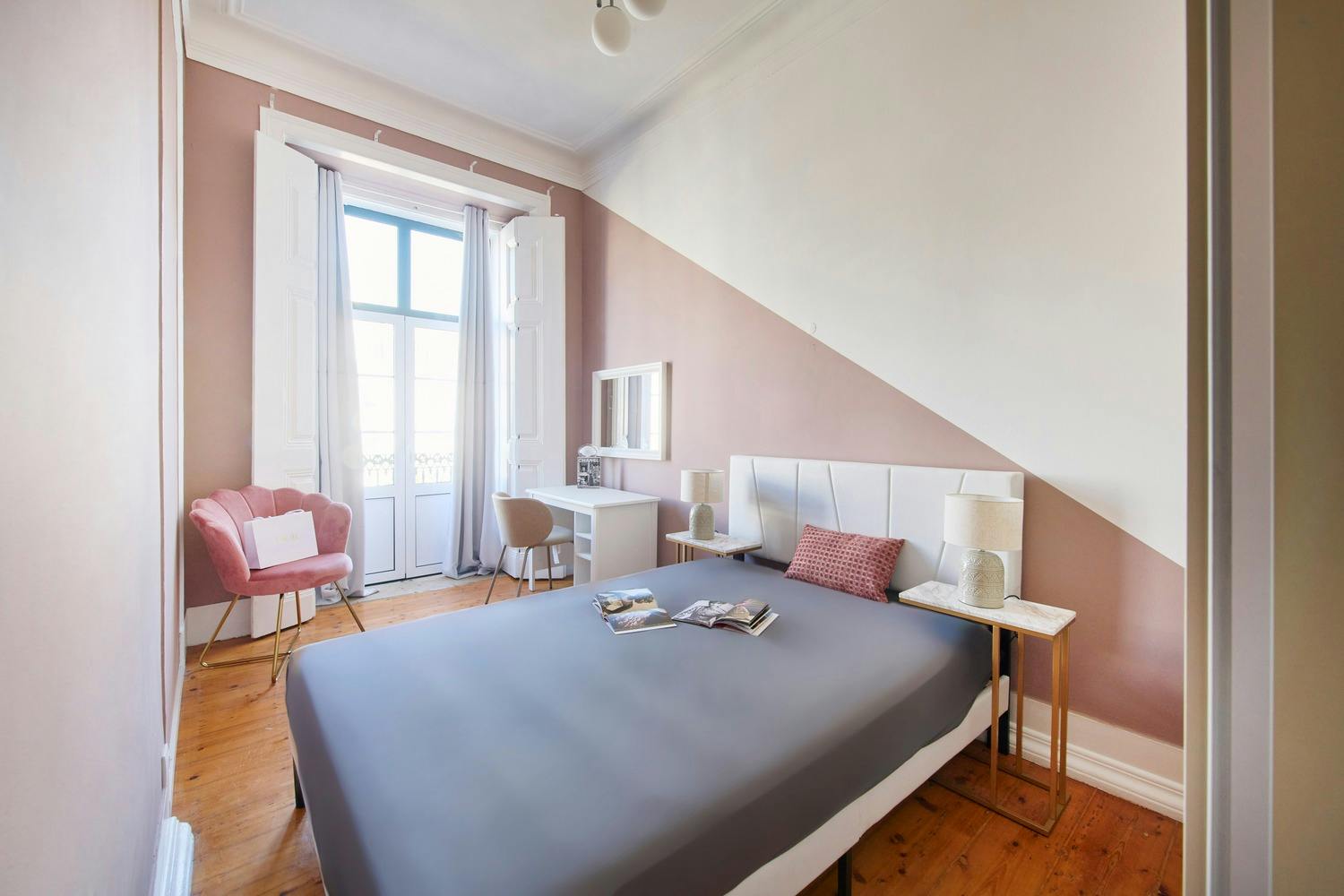 Largo Vitorino Damásio, Lisbon preview