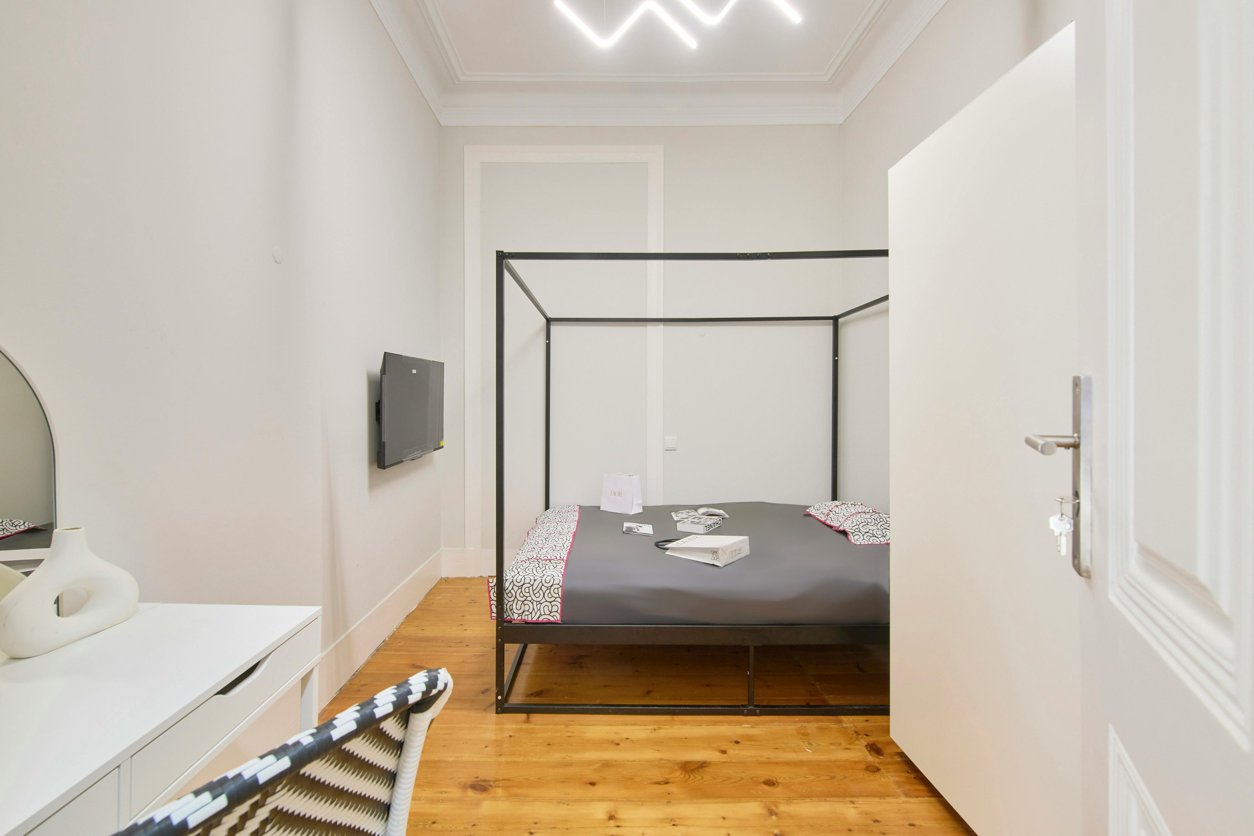 Largo Vitorino Damásio, Lisbon preview