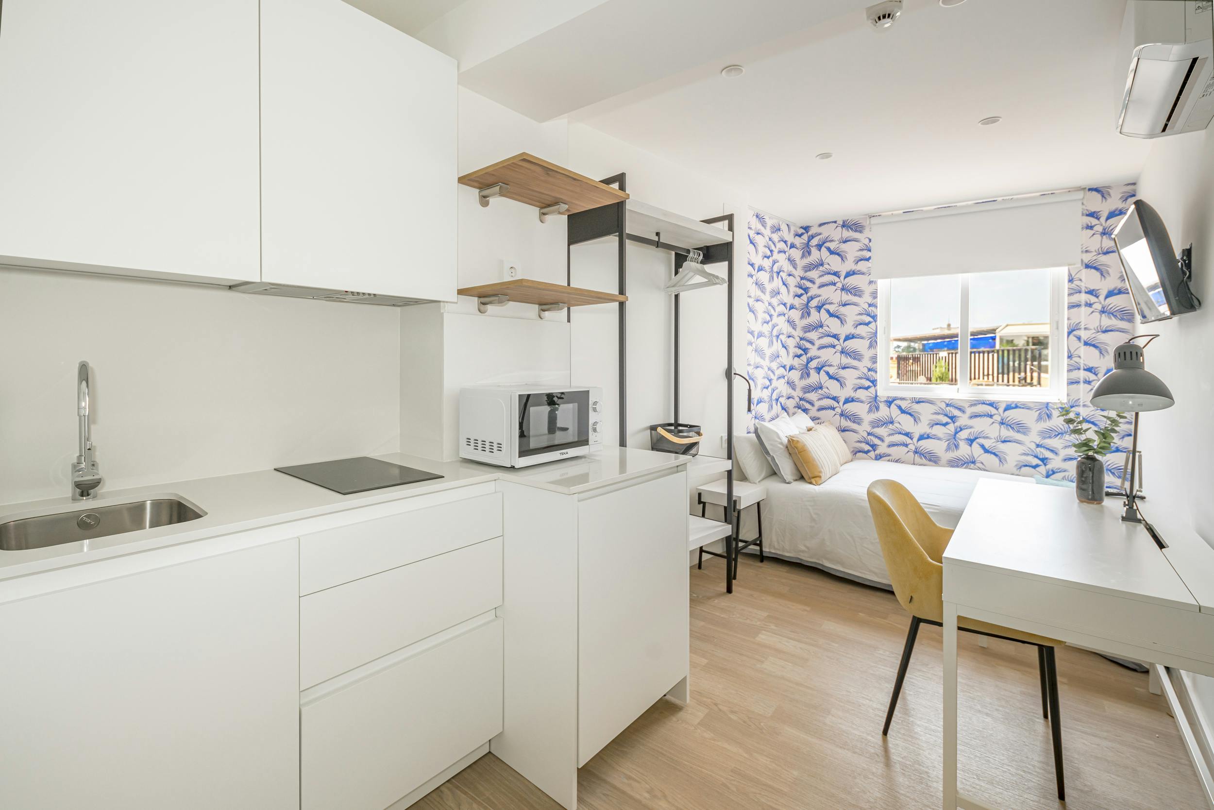 Private room for rent for €1,249 per month in Málaga, Calle San Juan