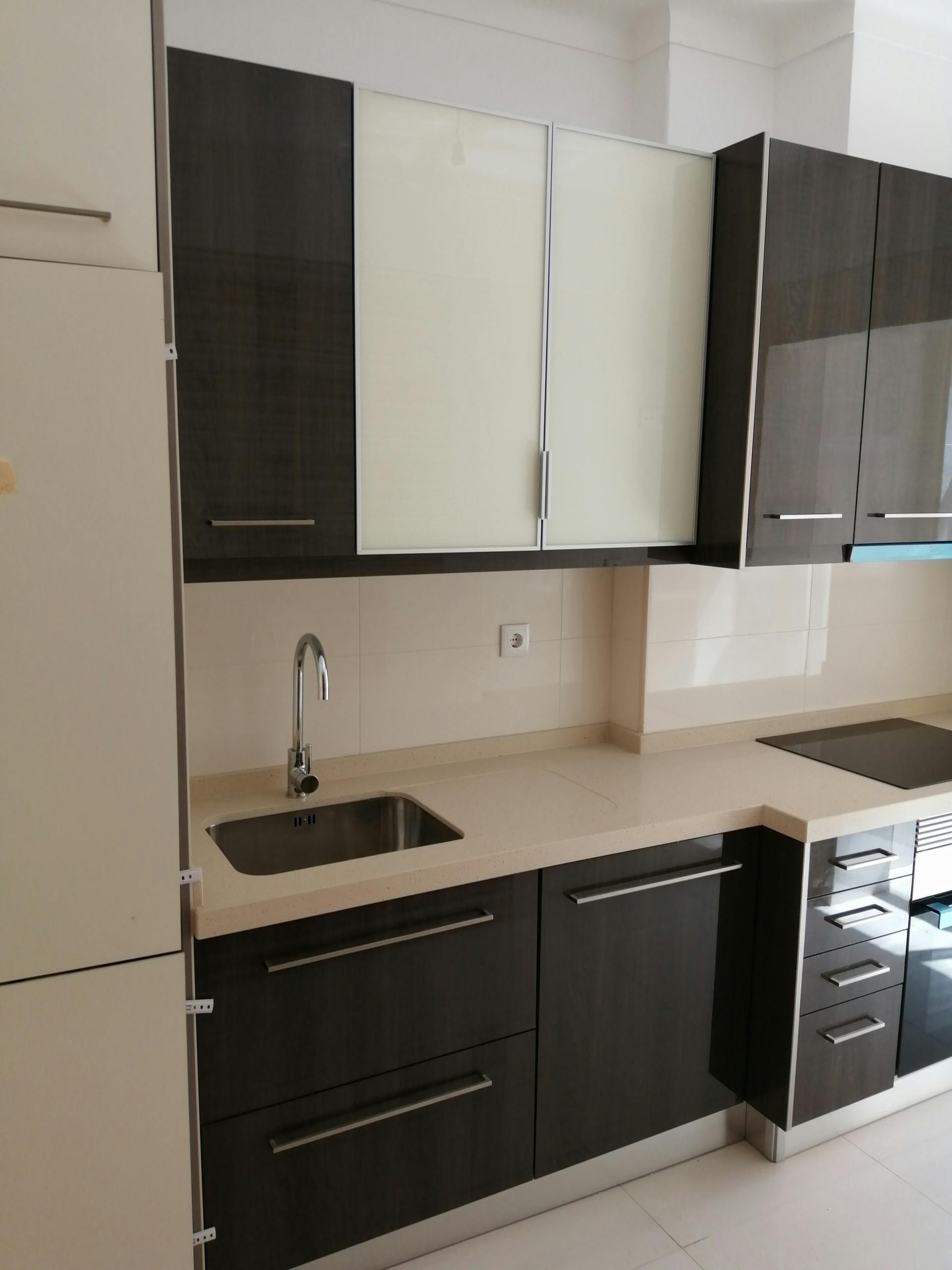 Appartement à louer pour 9 999 €/mois à Loures, Avenida de Moscavide