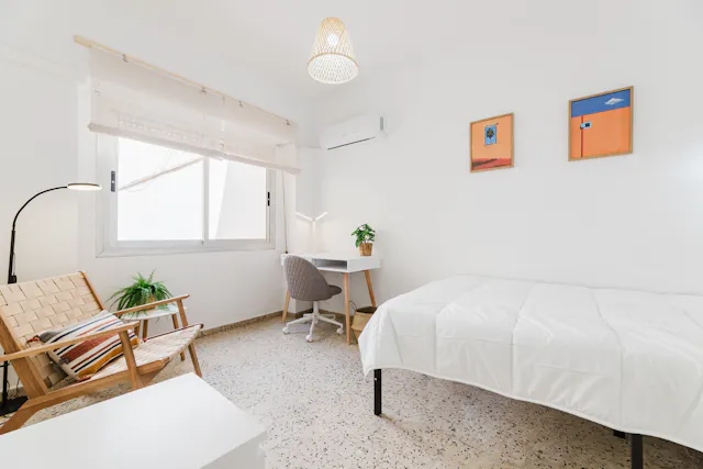 Private room in Calle Antonio Ponz, Valencia (1546733) room image 1