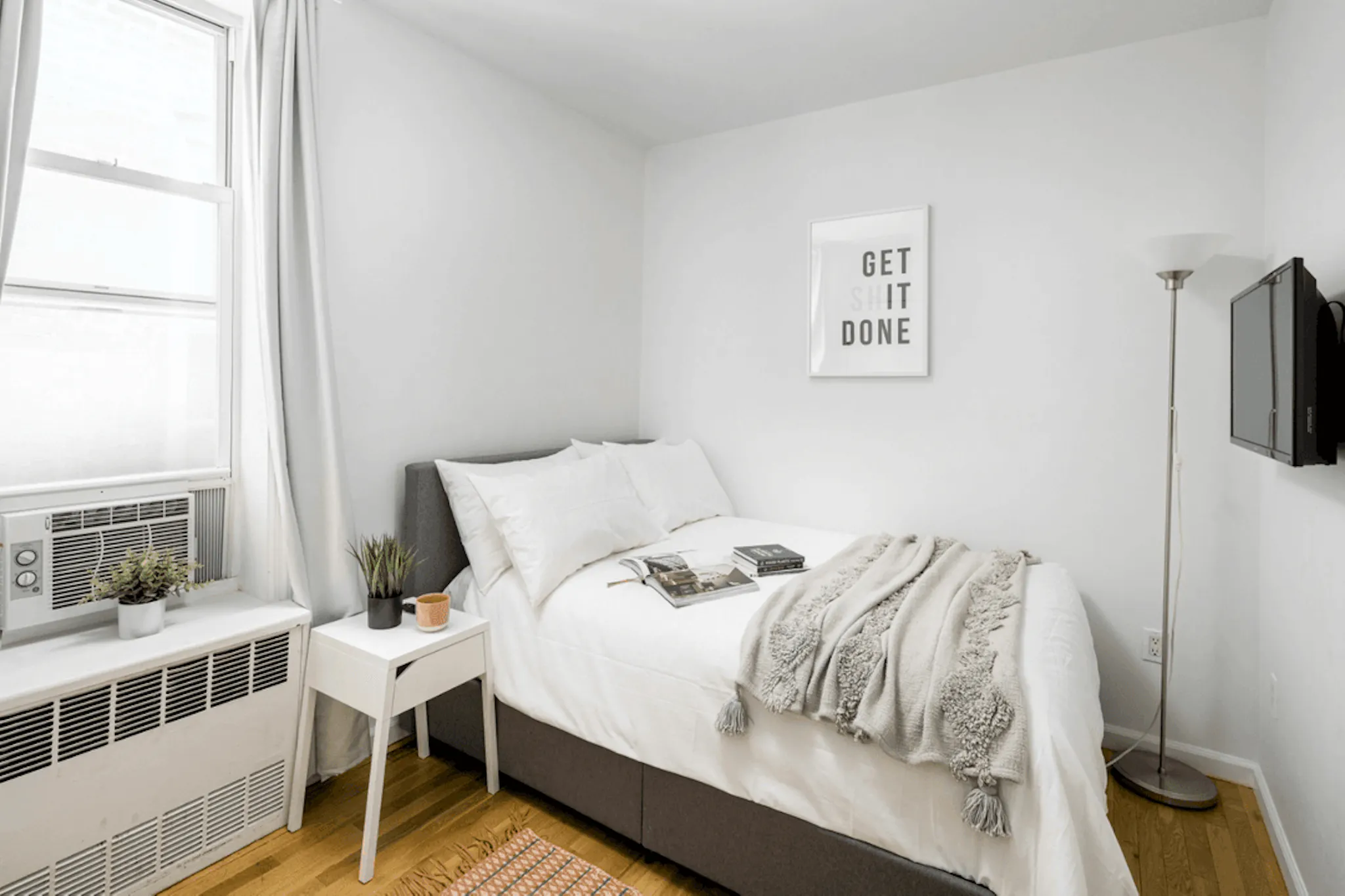 E 59th St, New York City, NY preview