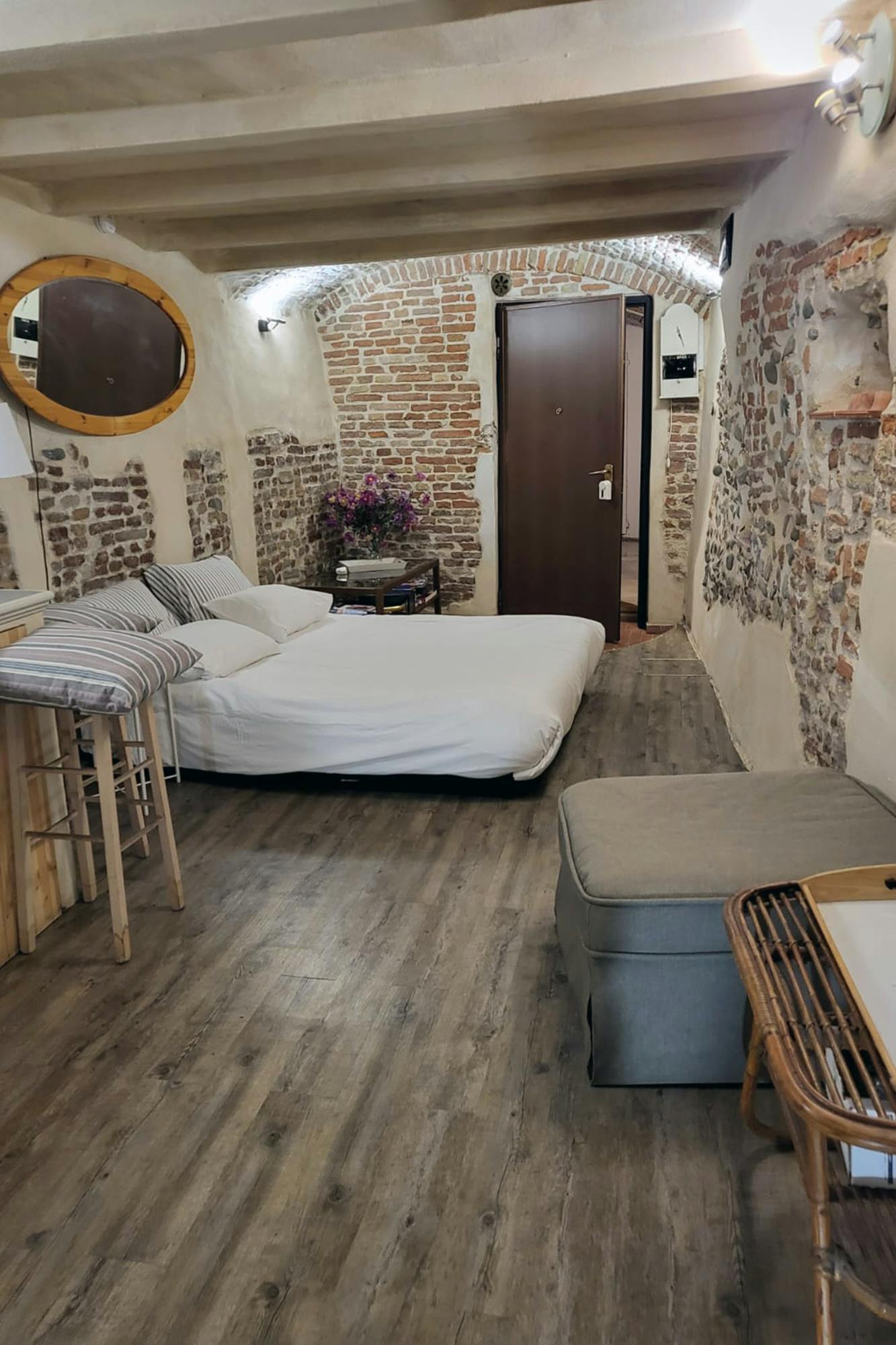 Студия сдается в аренду за 1 085 € в месяц в Bologna, Via Luigi Zamboni