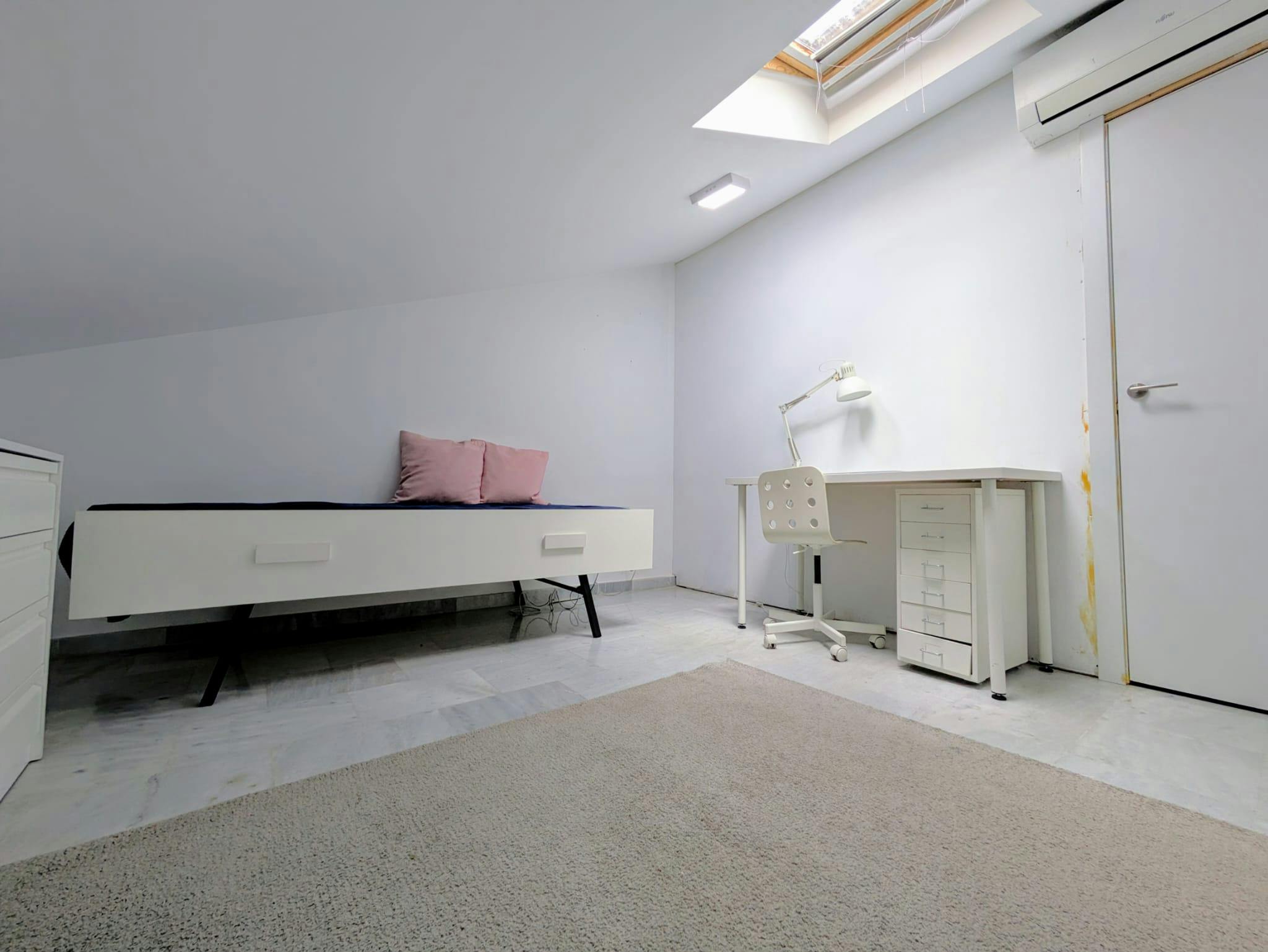 Cameră privată de închiriat pentru 345 EUR pe lună în Murcia, Plaza Sardoy