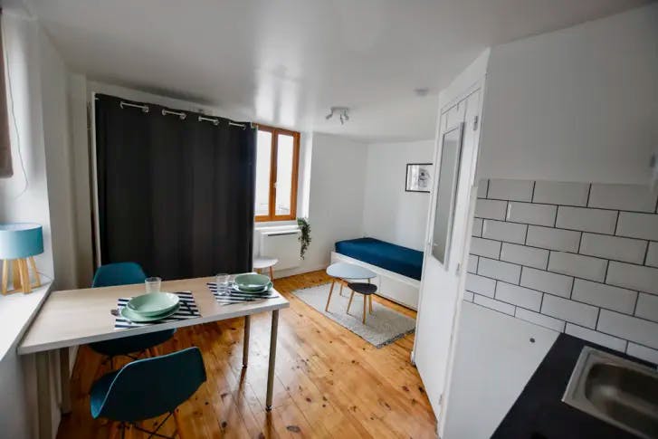 单间公寓 正在以 €394 的月租出租，其位于 Brest, Rue Borda