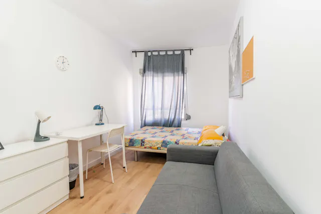 Private room in Calle de Pere de Valencia, Valencia (1546943) room image 1