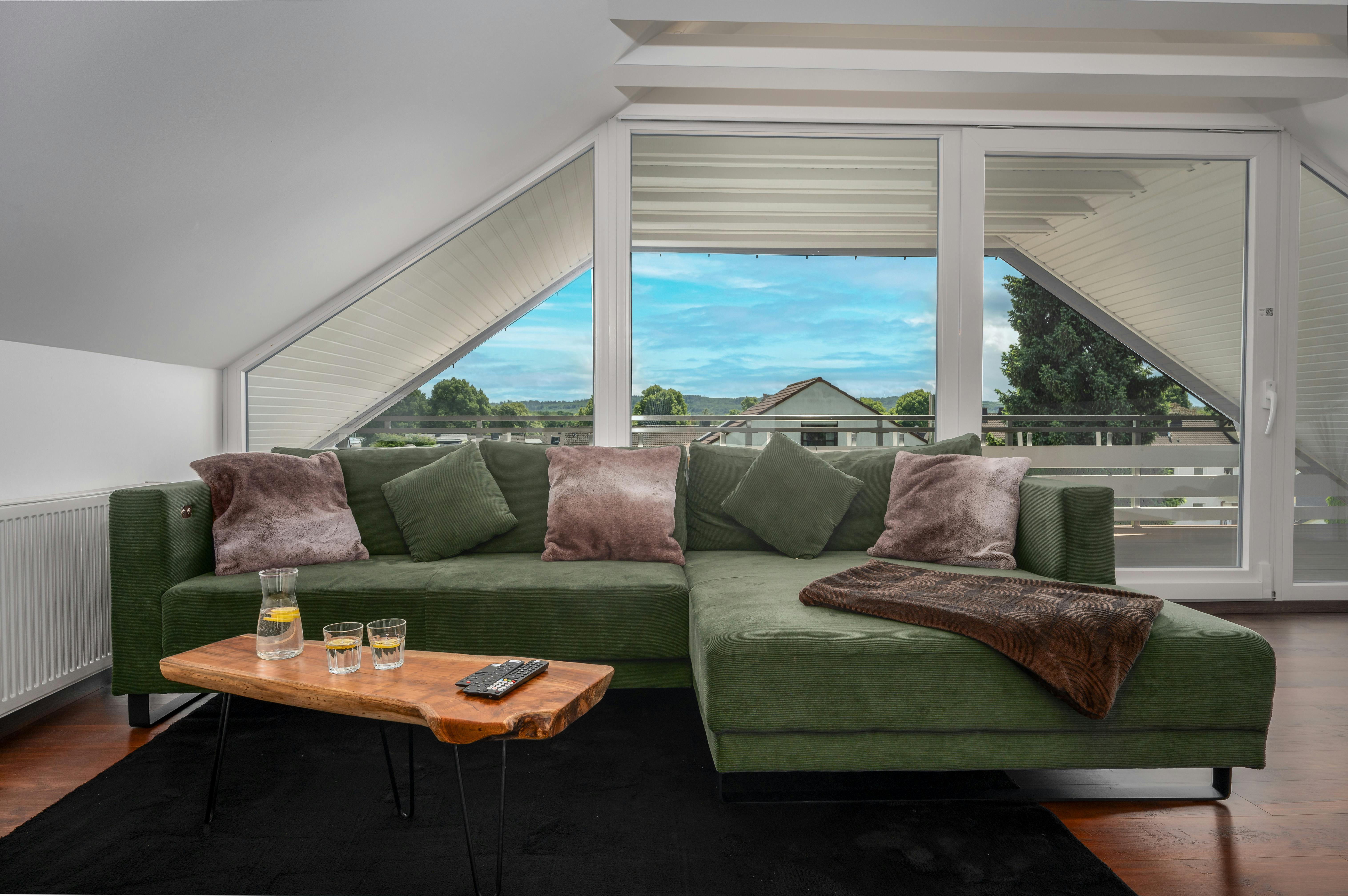 Apartment for rent for €2,650 per month in Schwerte, Vier-Morgen-Straße