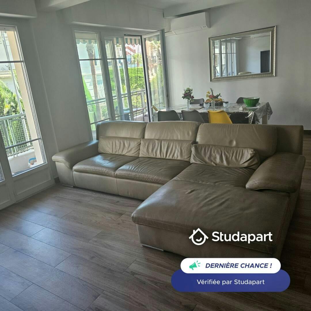 Apartment for rent for €2,700 per month in Antibes, Avenue du Maréchal Joffre