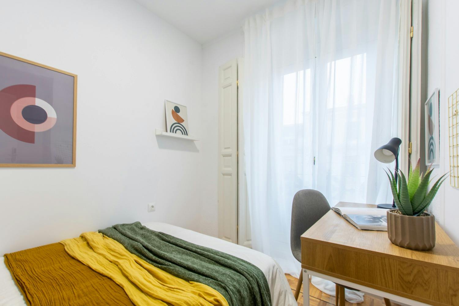 Calle de Ferraz, Madrid preview