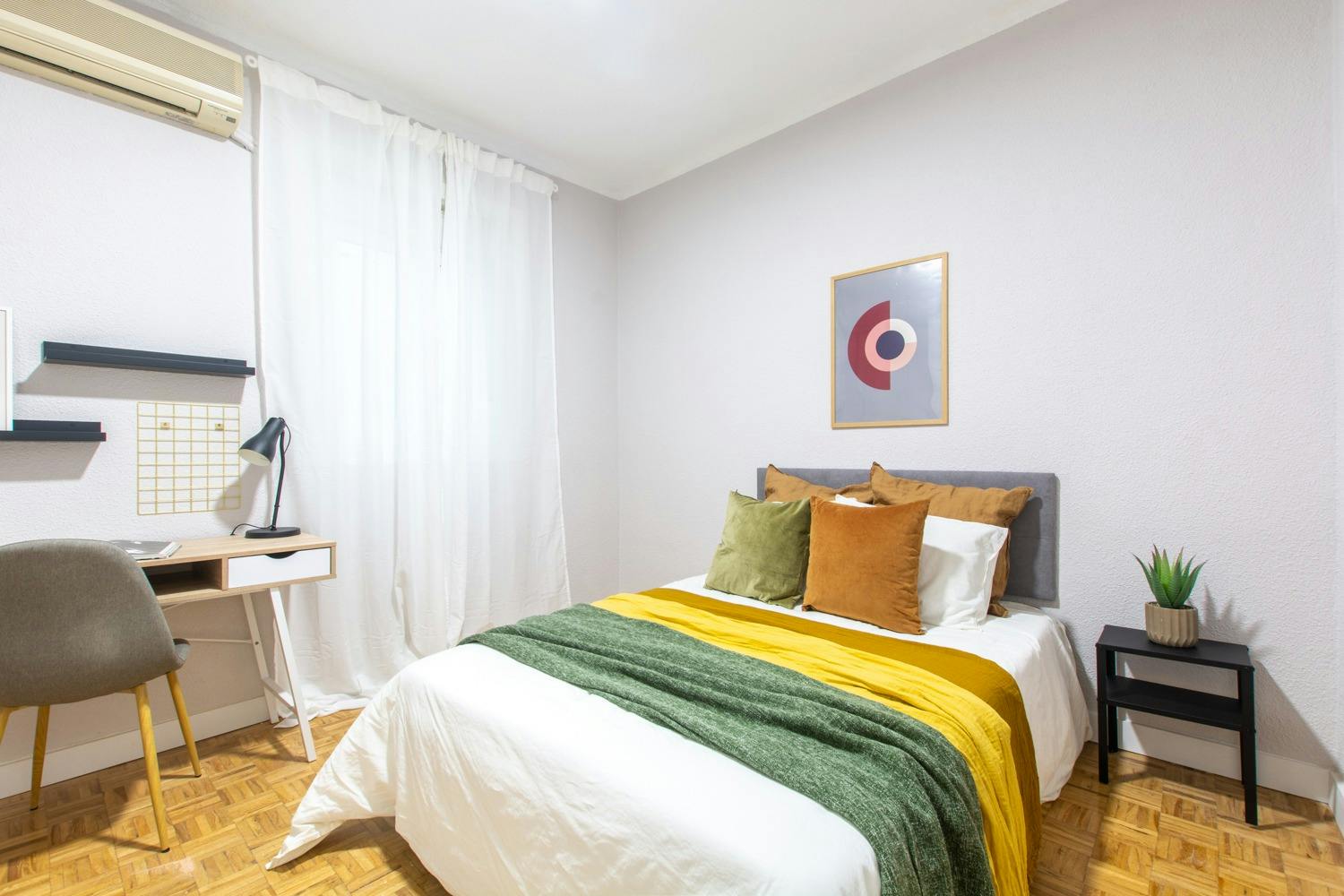 Calle de Ferraz, Madrid preview