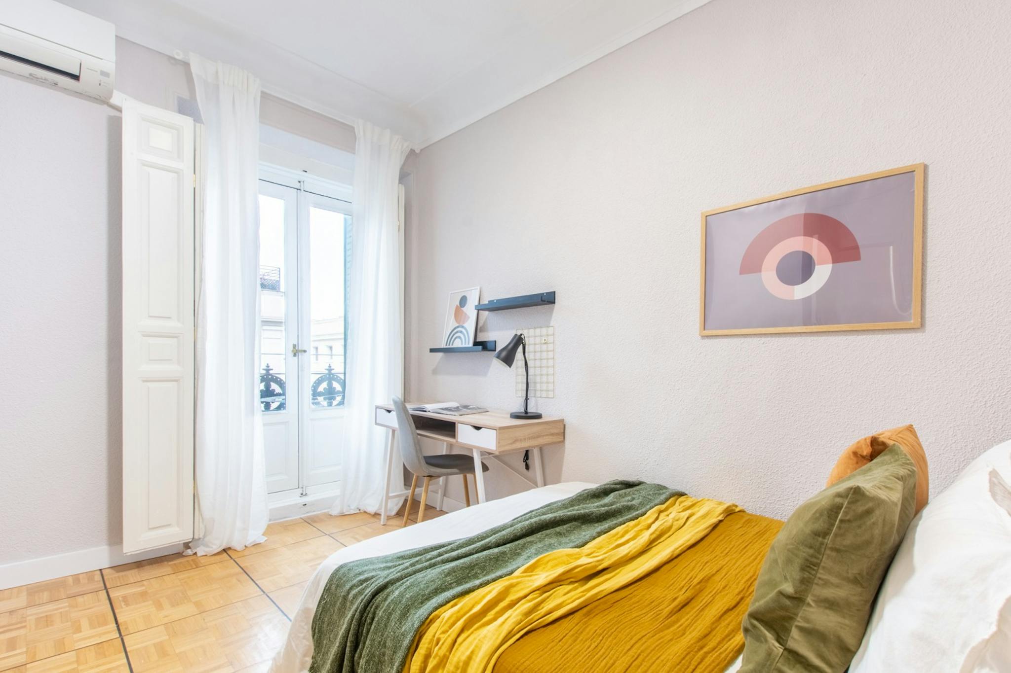 Calle de Ferraz, Madrid preview