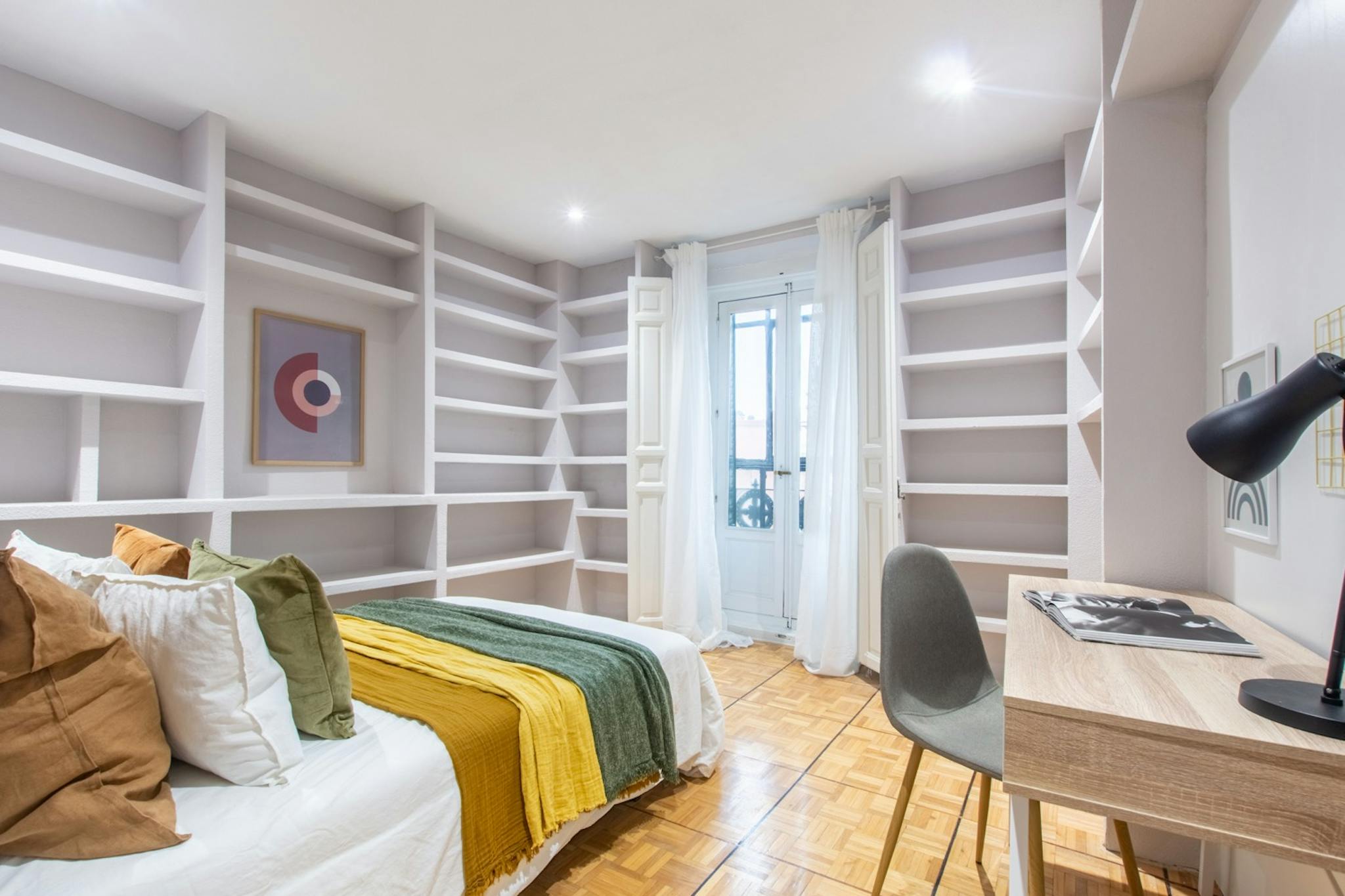 Calle de Ferraz, Madrid preview