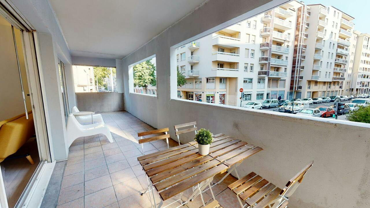 Private room for rent on Rue de la Madeleine, Lyon - Plus