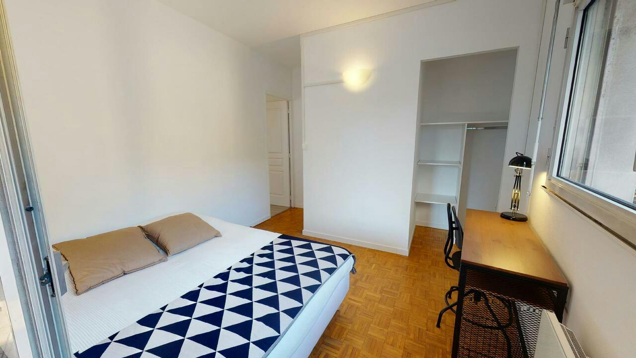 Private room for rent on Rue de la Madeleine, Lyon - Vue 3