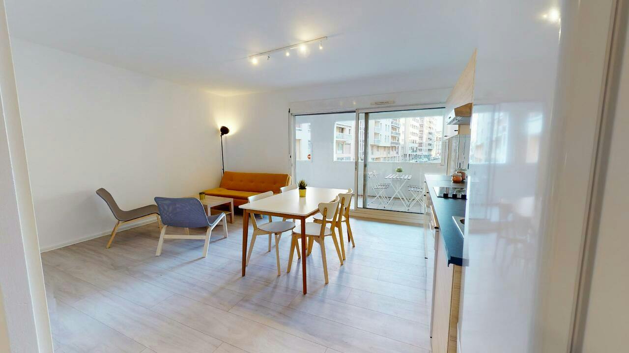 Private room for rent on Rue de la Madeleine, Lyon - Vue 5