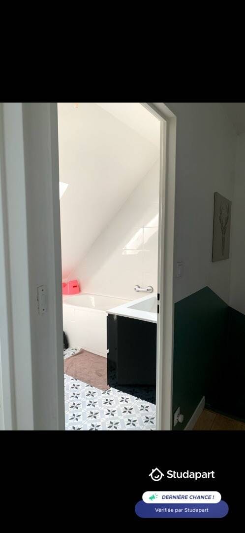 Private room for rent on Rue Ambroise Paré, Lille - Plus