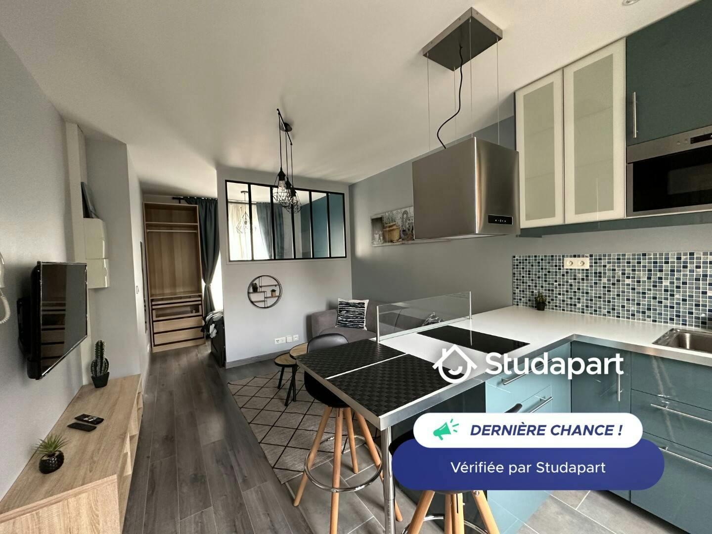 Apartment for rent for €980 per month in Villeneuve-la-Garenne, Rue Pointet