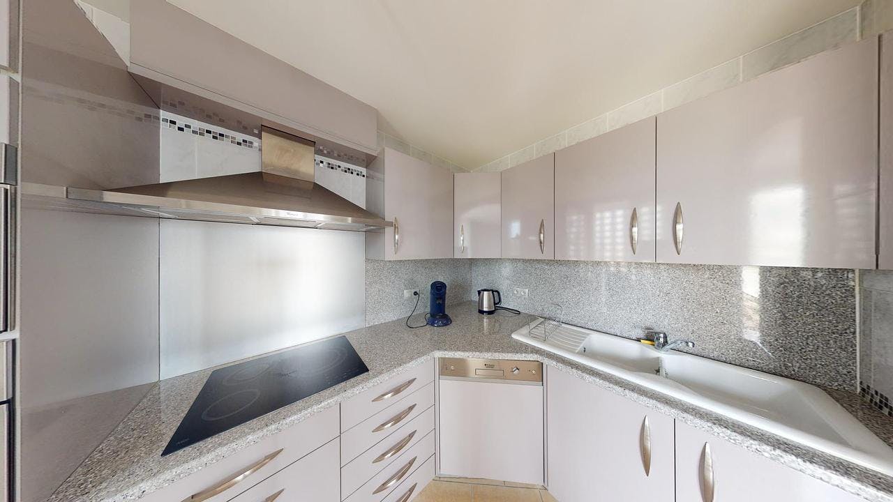 Apartment Toulouse, 1 bed, 10m² — photo 3