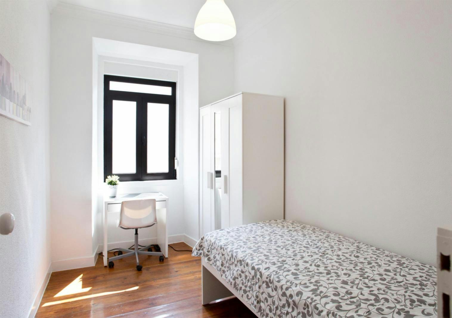 私人房间 正在以 €425 的月租出租，其位于 Lisbon, Rua Francisco Sanches